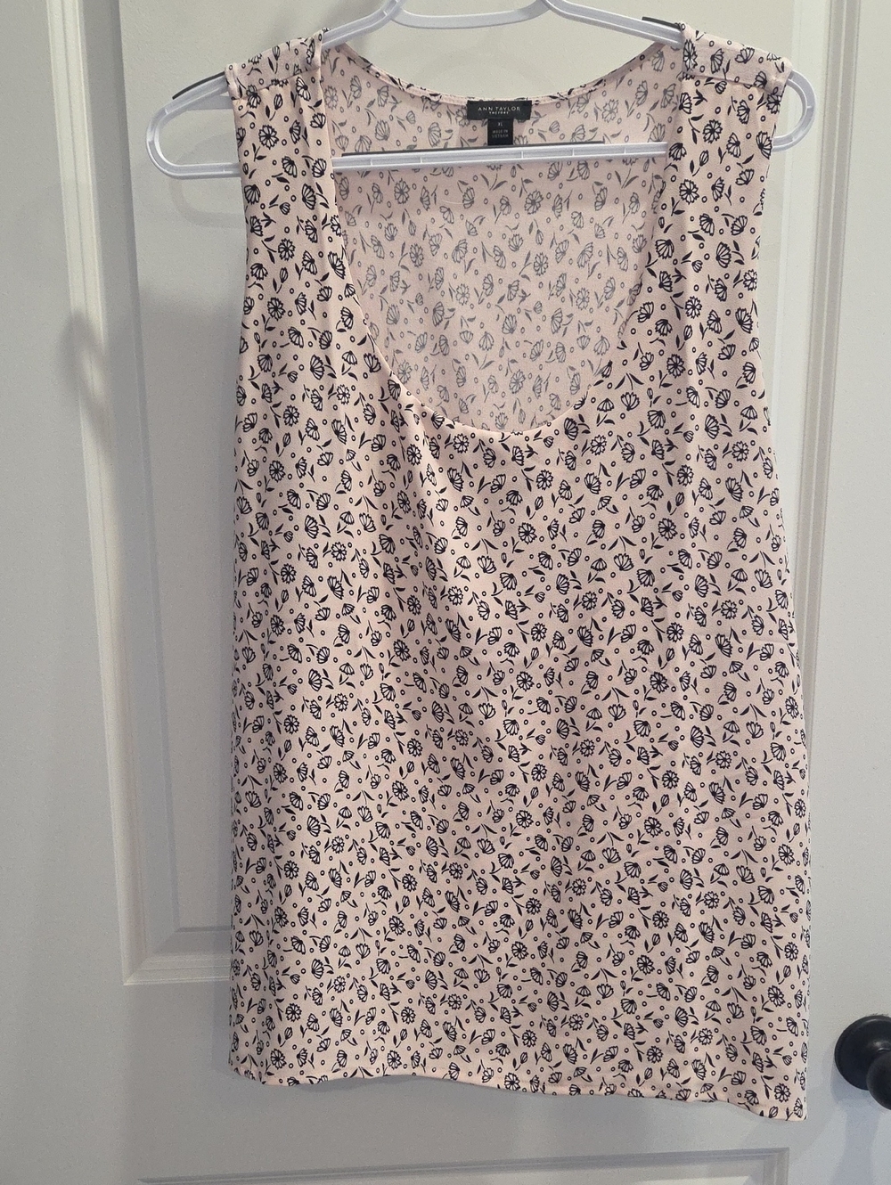 Ann Taylor Light Pink Floral Scoop Neck Camisole